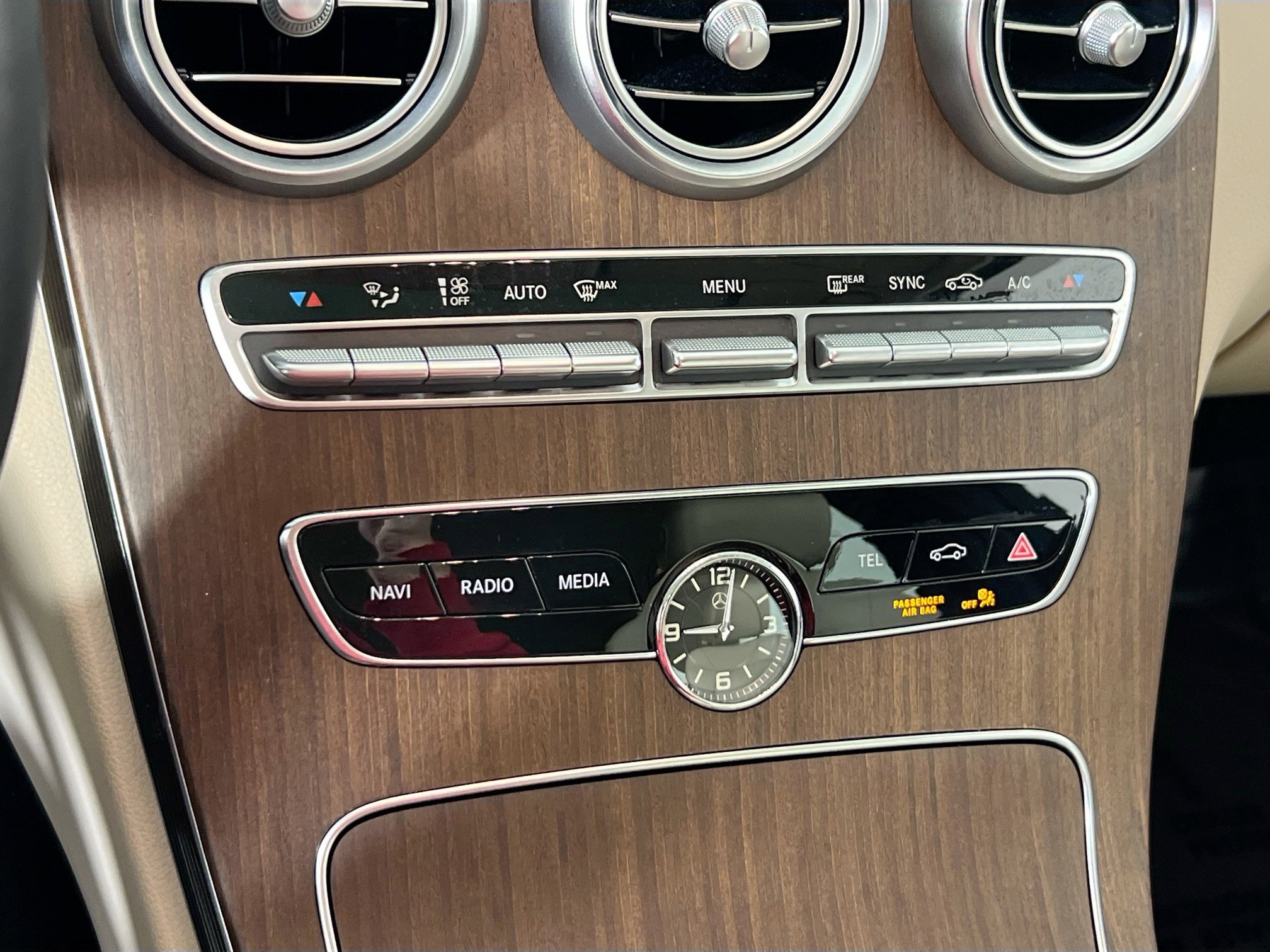 Used 2019 Mercedes-Benz C 300 4MATIC Sedan image 16