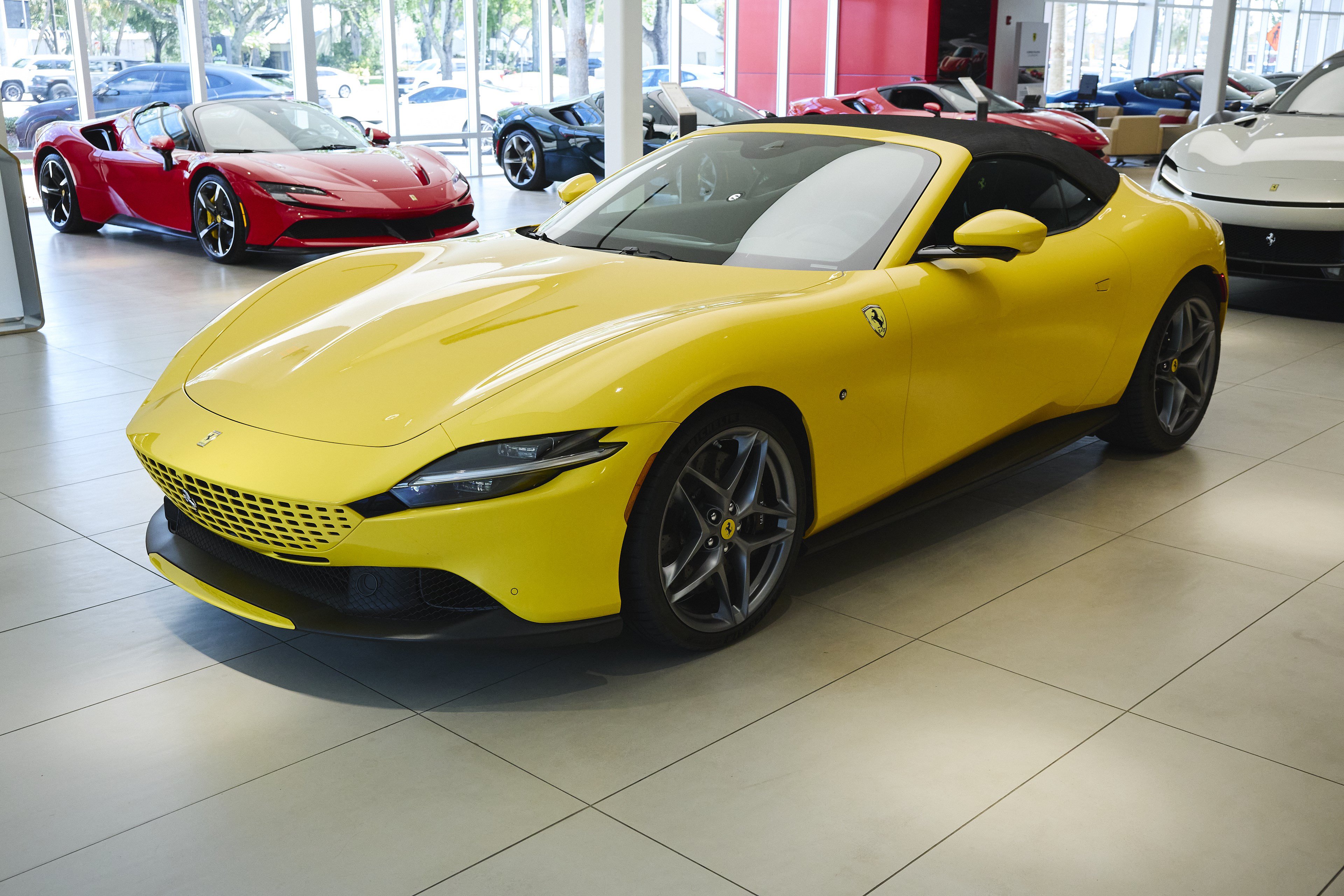 Used 2025 Ferrari Roma Spider RWD image 15