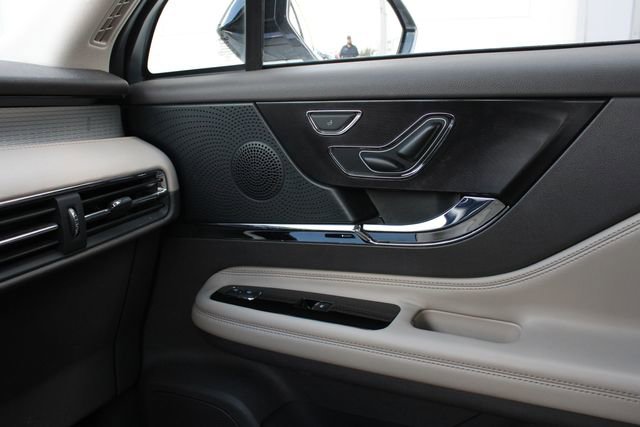 Used 2024 Lincoln Corsair FWD w/ Equipment Group 101A image 20