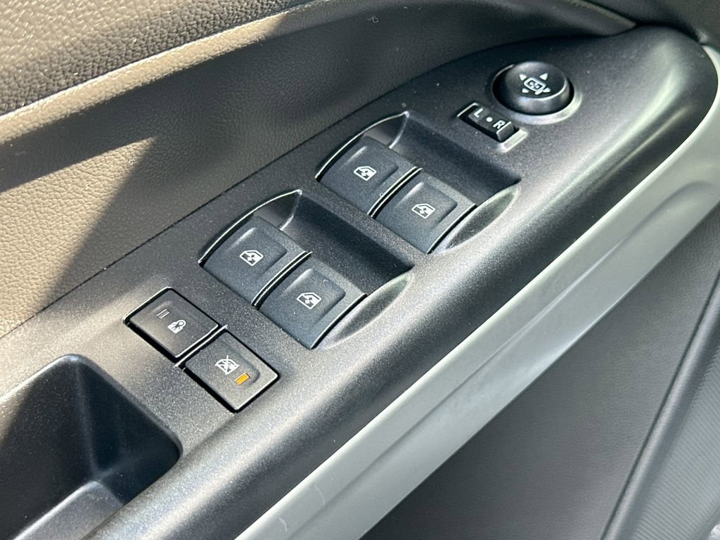 Used 2019 Chevrolet Colorado LT w/ Redline Special Edition image 18