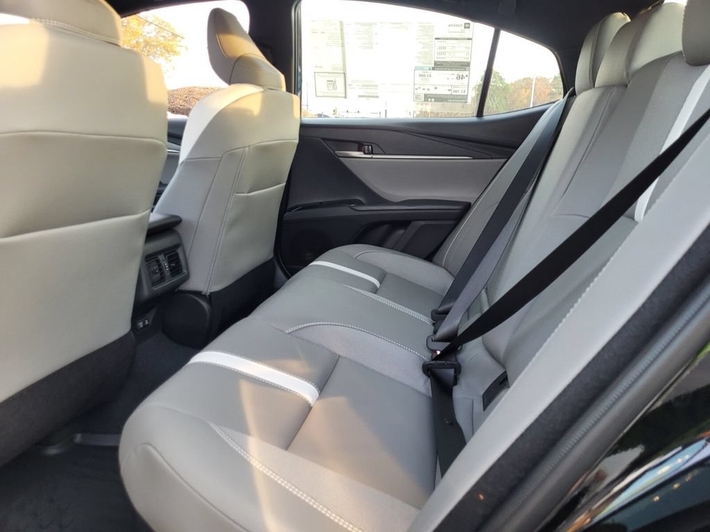 New 2026 Toyota Camry SE FWD image 5