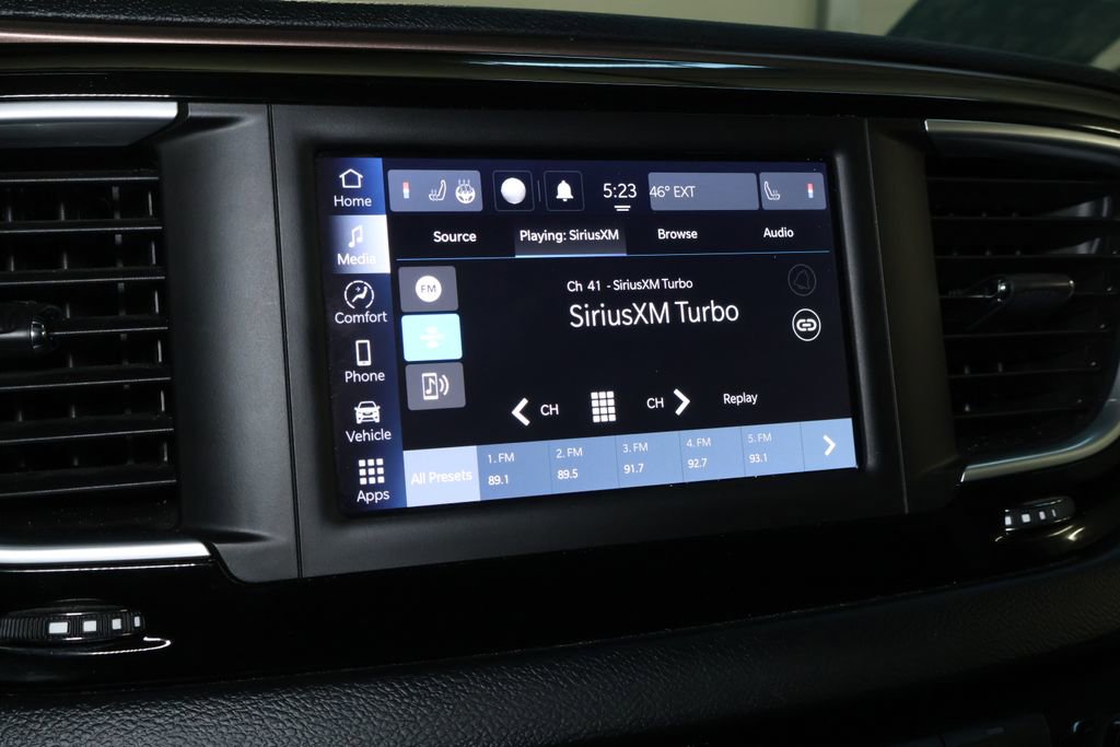 Used 2023 Chrysler Voyager LX image 29