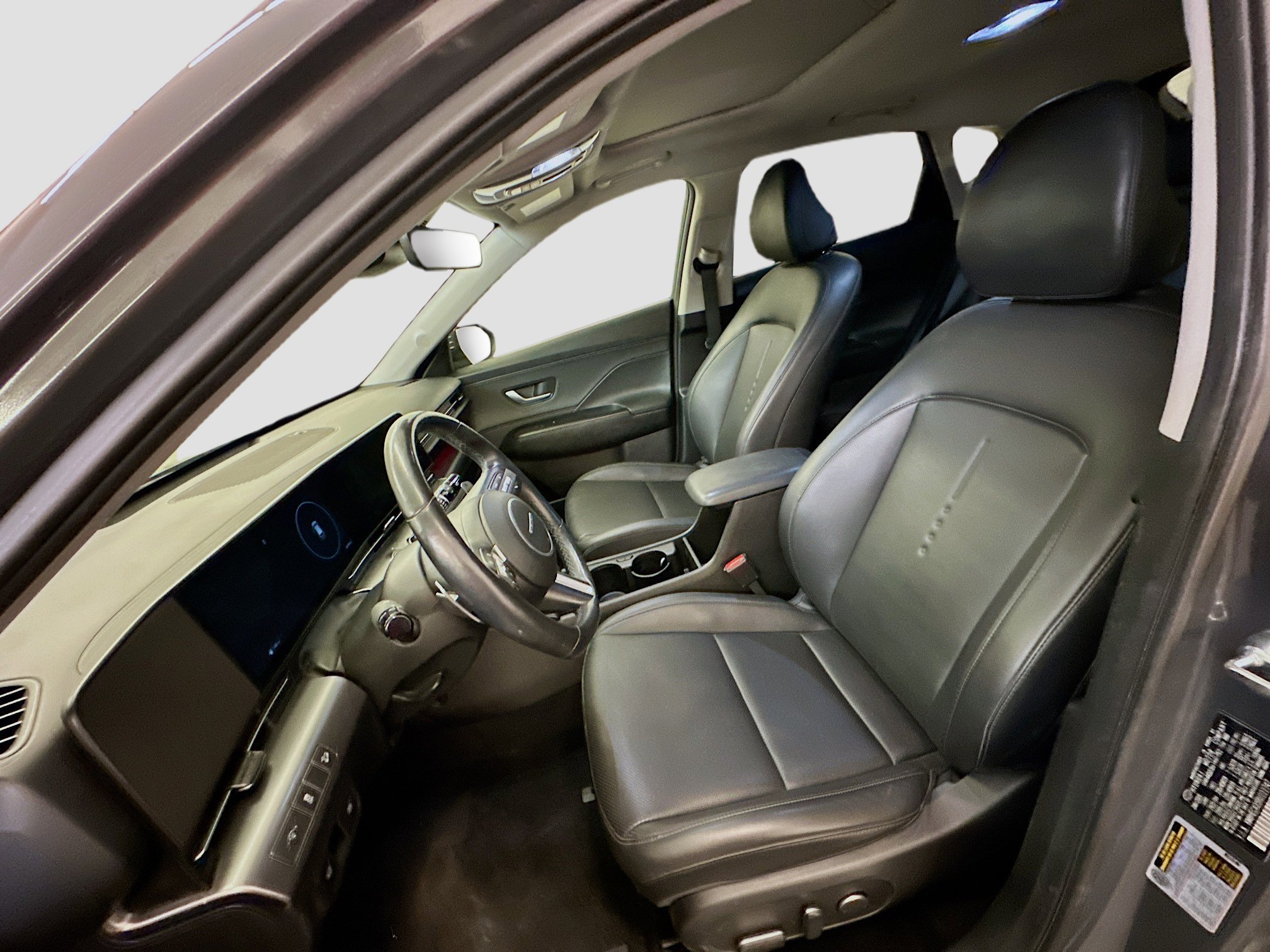 Used 2024 Hyundai Kona Limited image 13