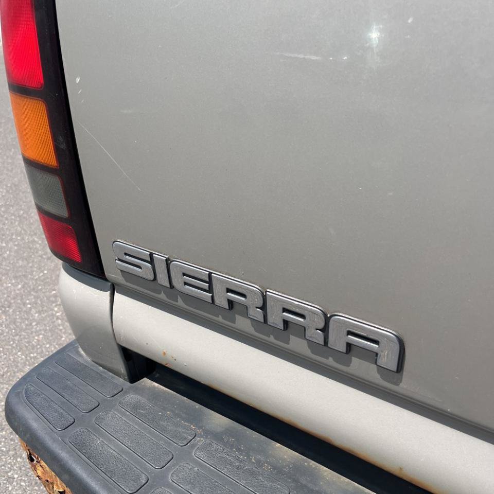 Used 2007 GMC Sierra 2500 W/T w/ Snow Plow Prep Package AWD/4WD image 25