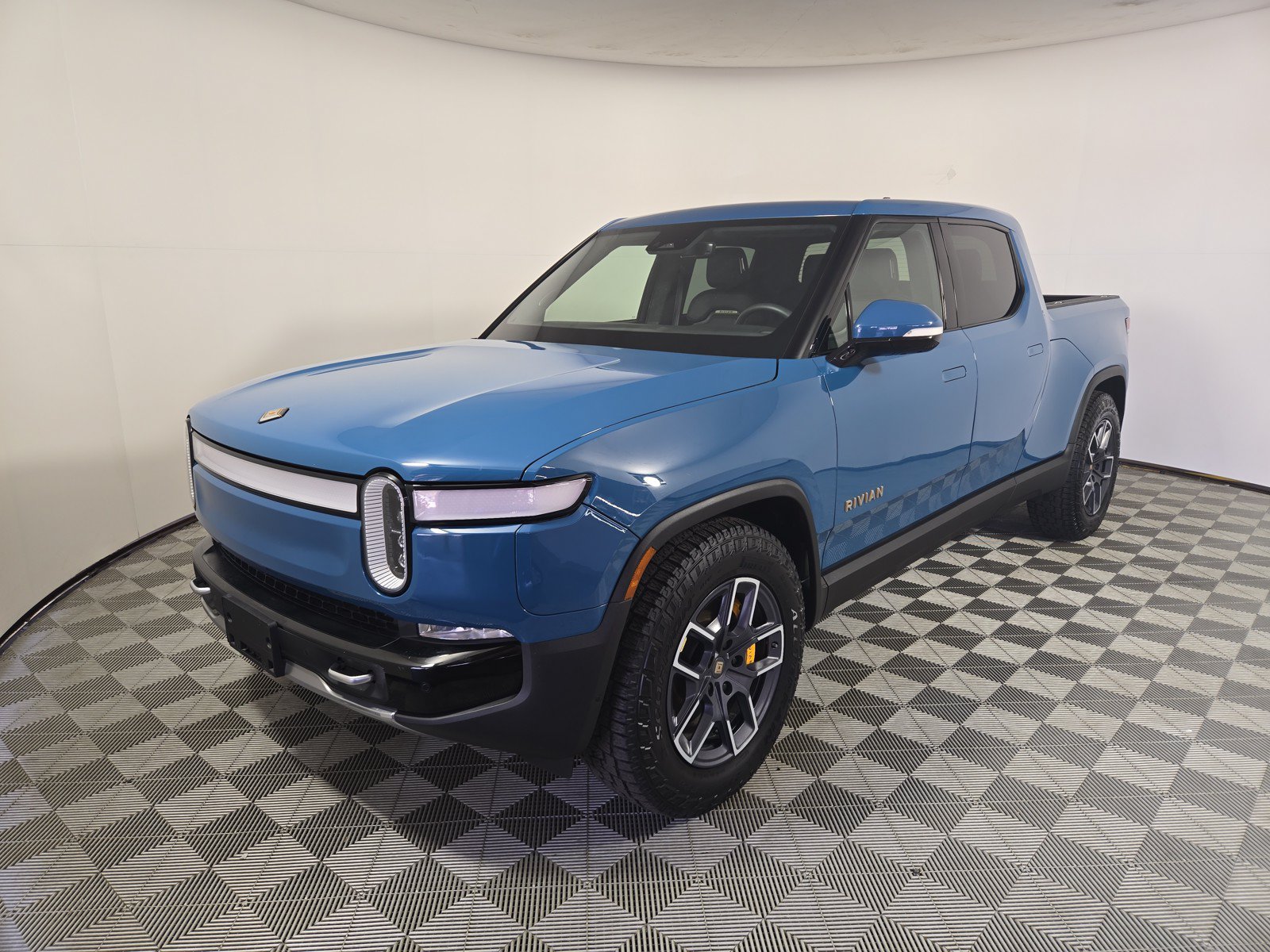 Used 2022 Rivian R1T Launch Edition AWD/4WD image 1