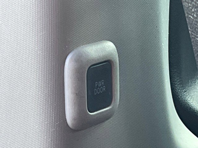 Used 2020 Toyota Sienna SE image 35