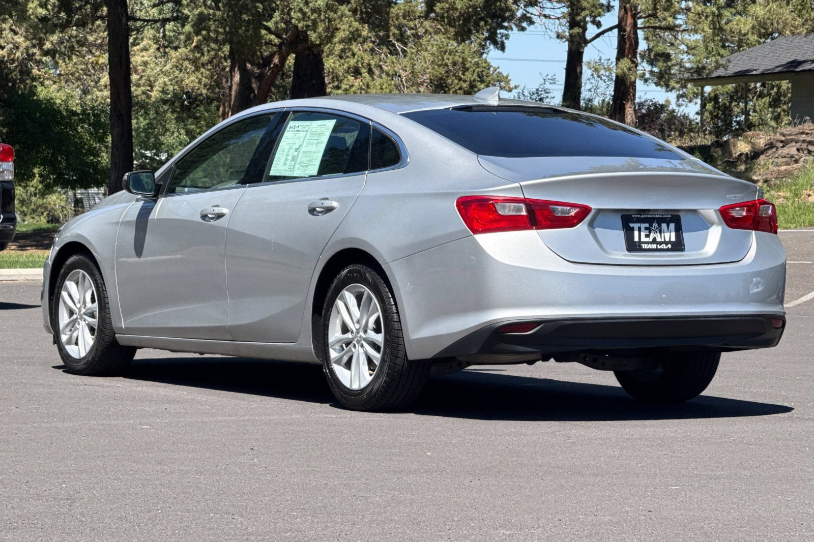 Used 2017 Chevrolet Malibu LT FWD image 6