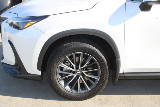 Certified 2025 Lexus NX 250 FWD w/ Accessory Package (K3) image 4