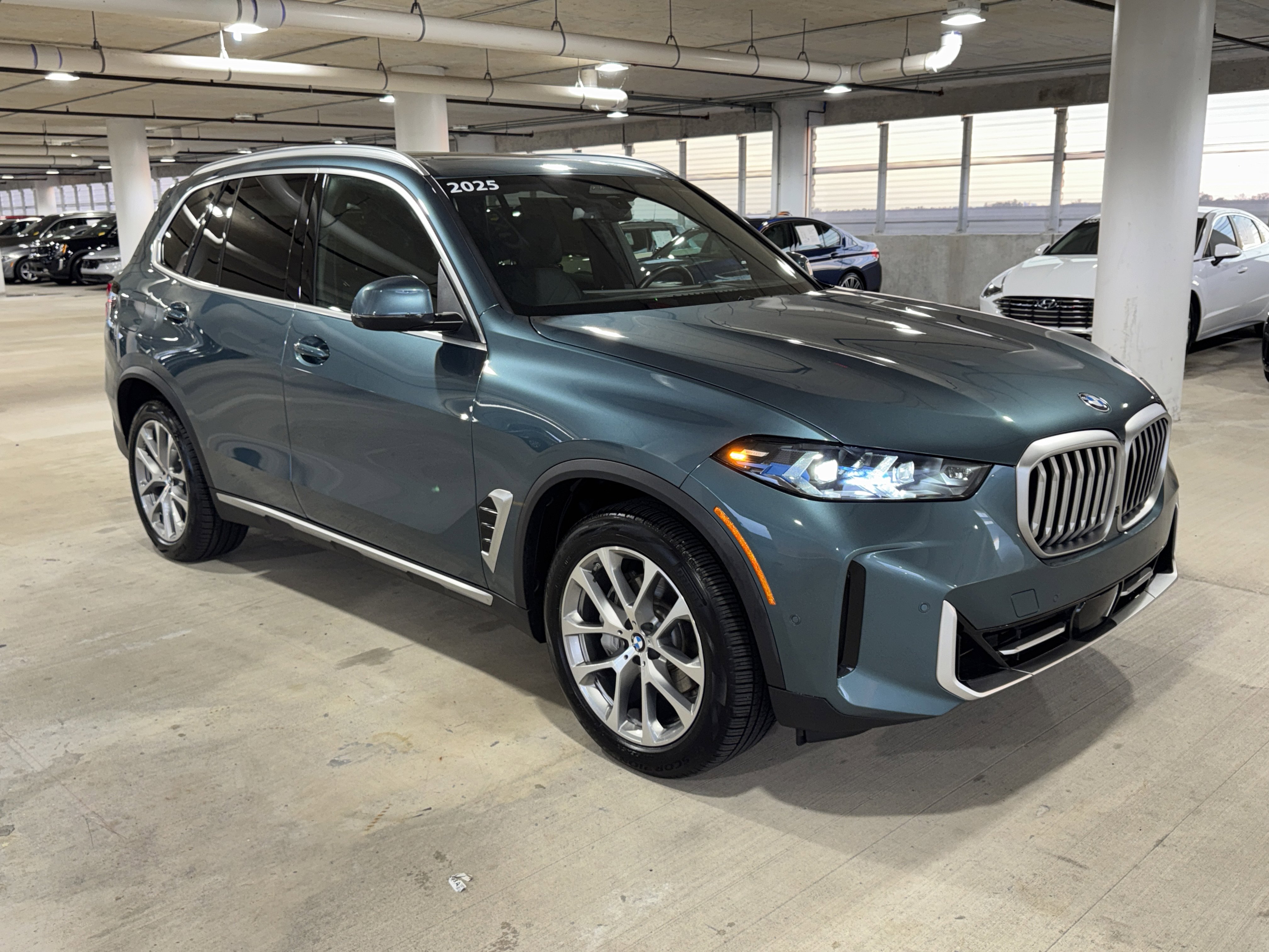 Used 2025 BMW X5 xDrive40i image 2