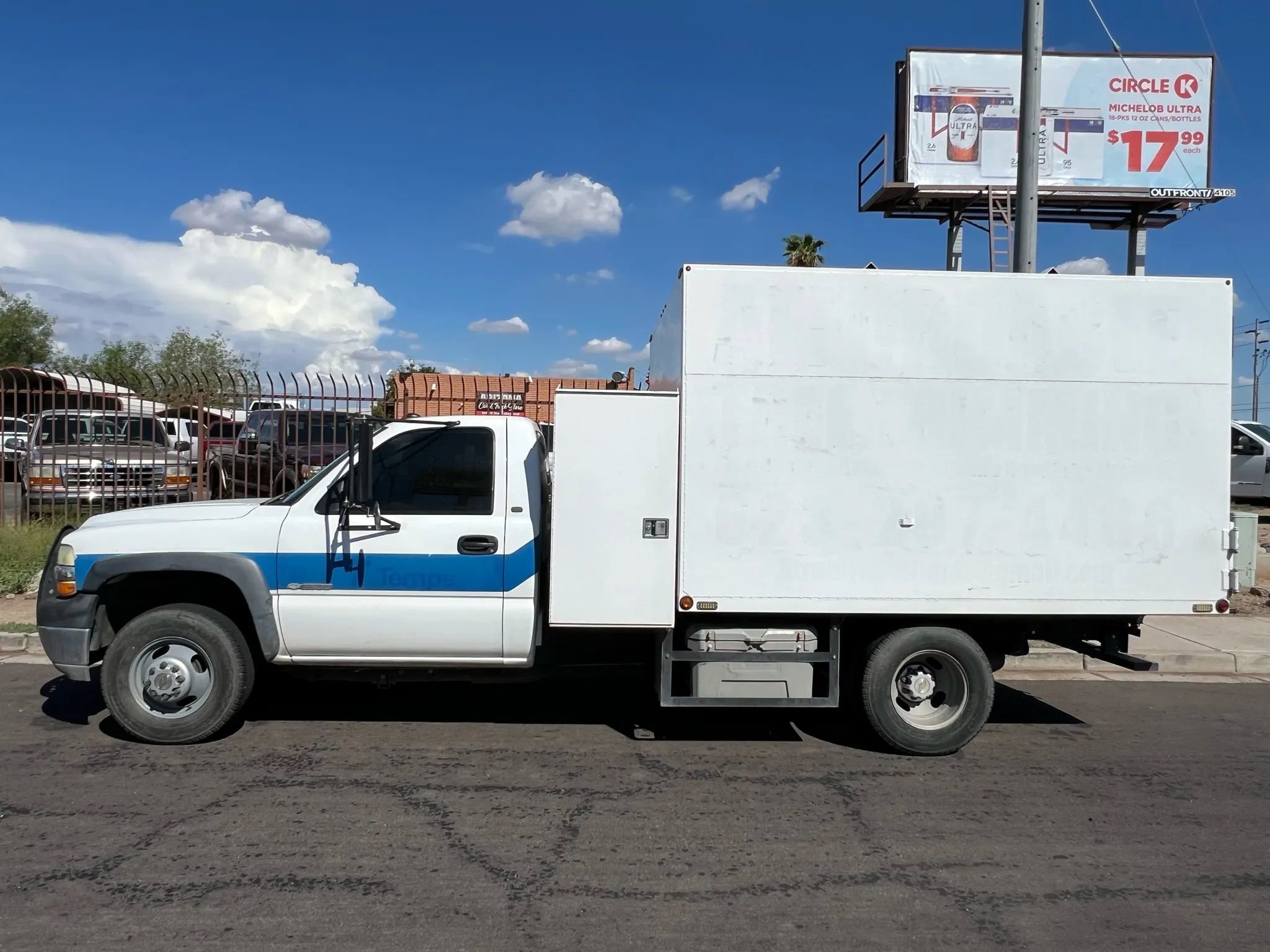 Used 2002 Chevrolet Silverado 3500 2WD Regular Cab image 1