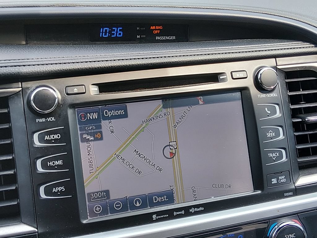 Used 2019 Toyota Highlander XLE FWD image 18