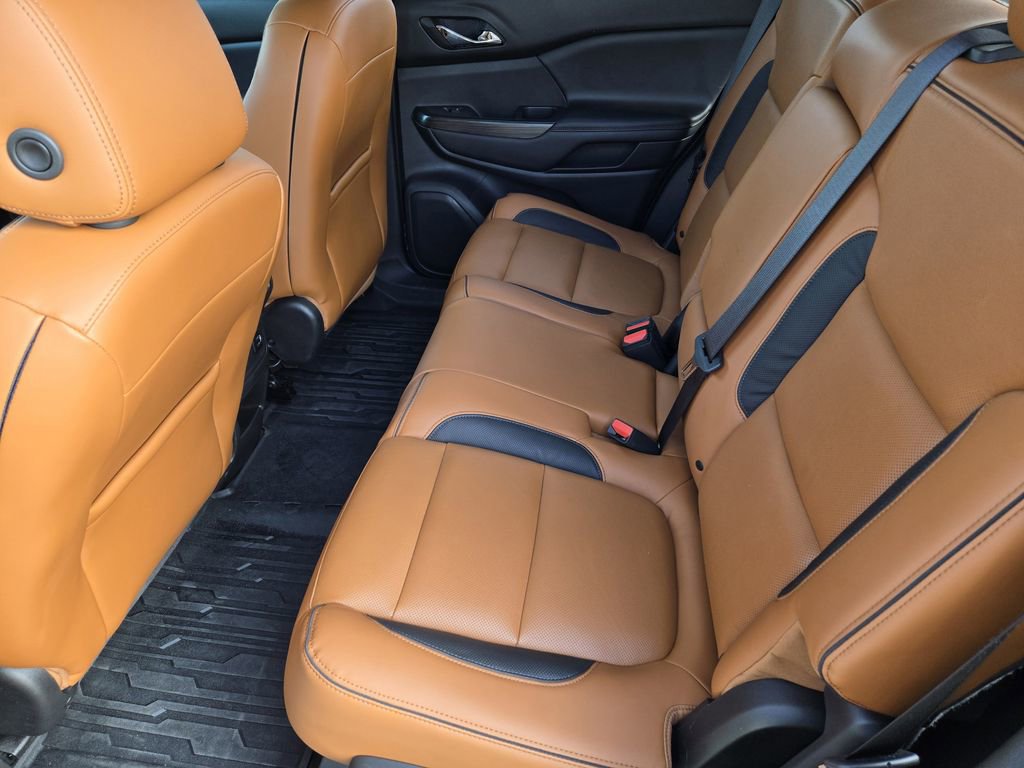 Used 2017 GMC Acadia SLT image 29