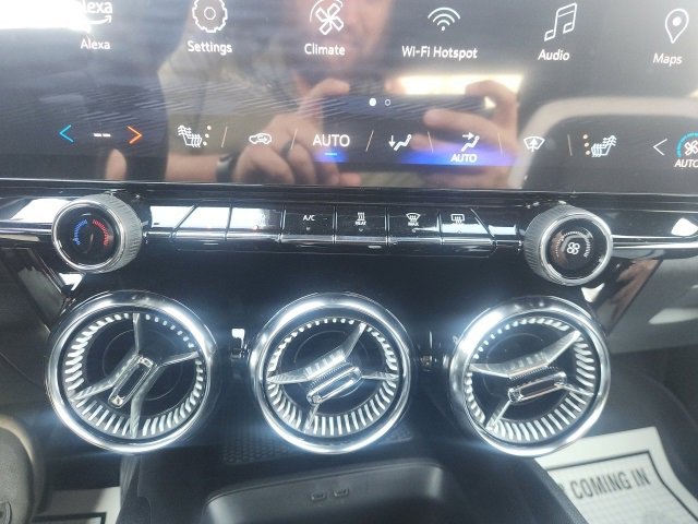 New 2025 Chevrolet Blazer EV LT image 25