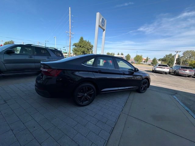 Used 2023 Volkswagen Jetta SE w/ Panoramic Sunroof Package FWD image 20