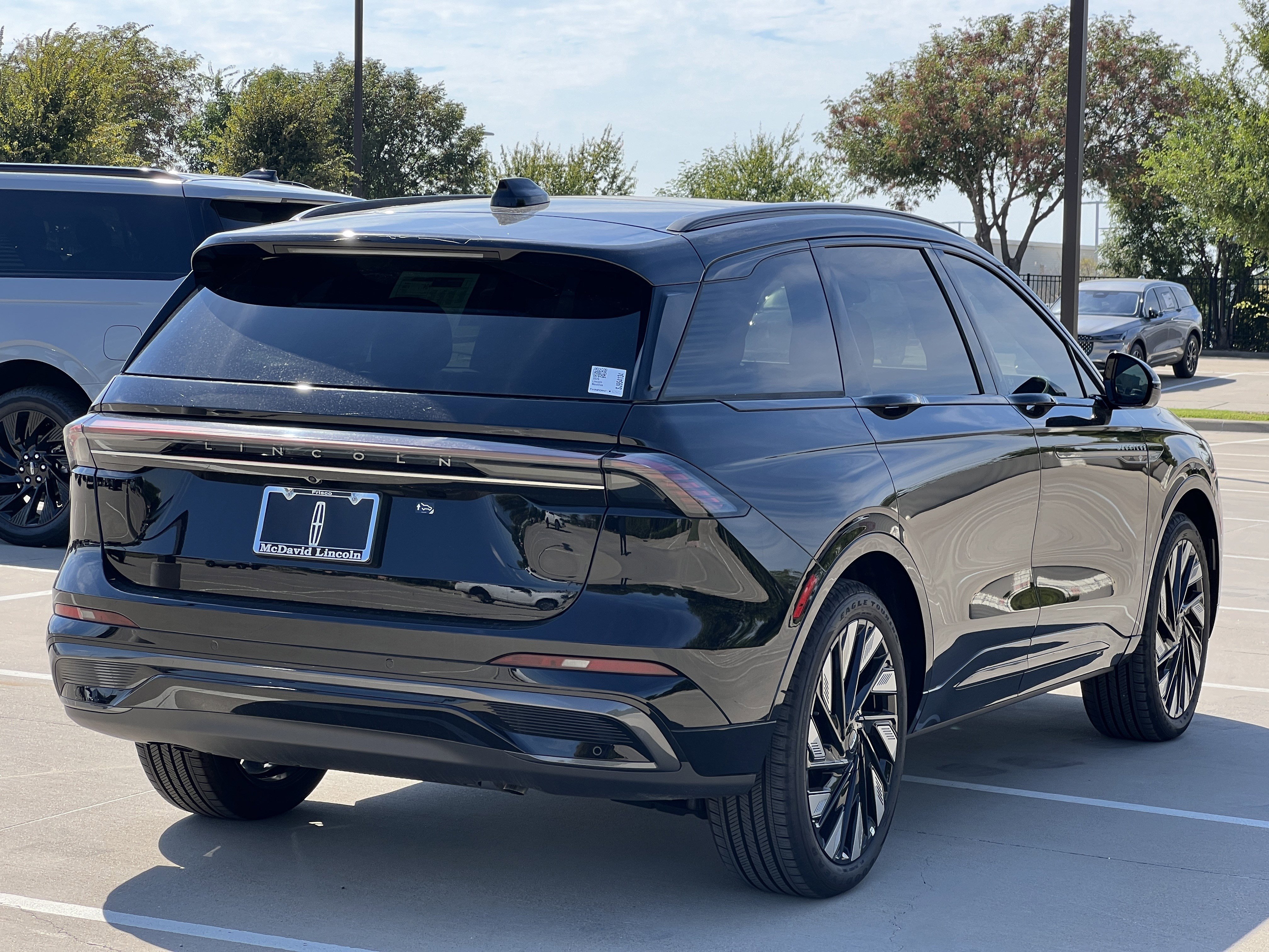 New 2025 Lincoln Nautilus Reserve w/ Jet Appearance Package image 9