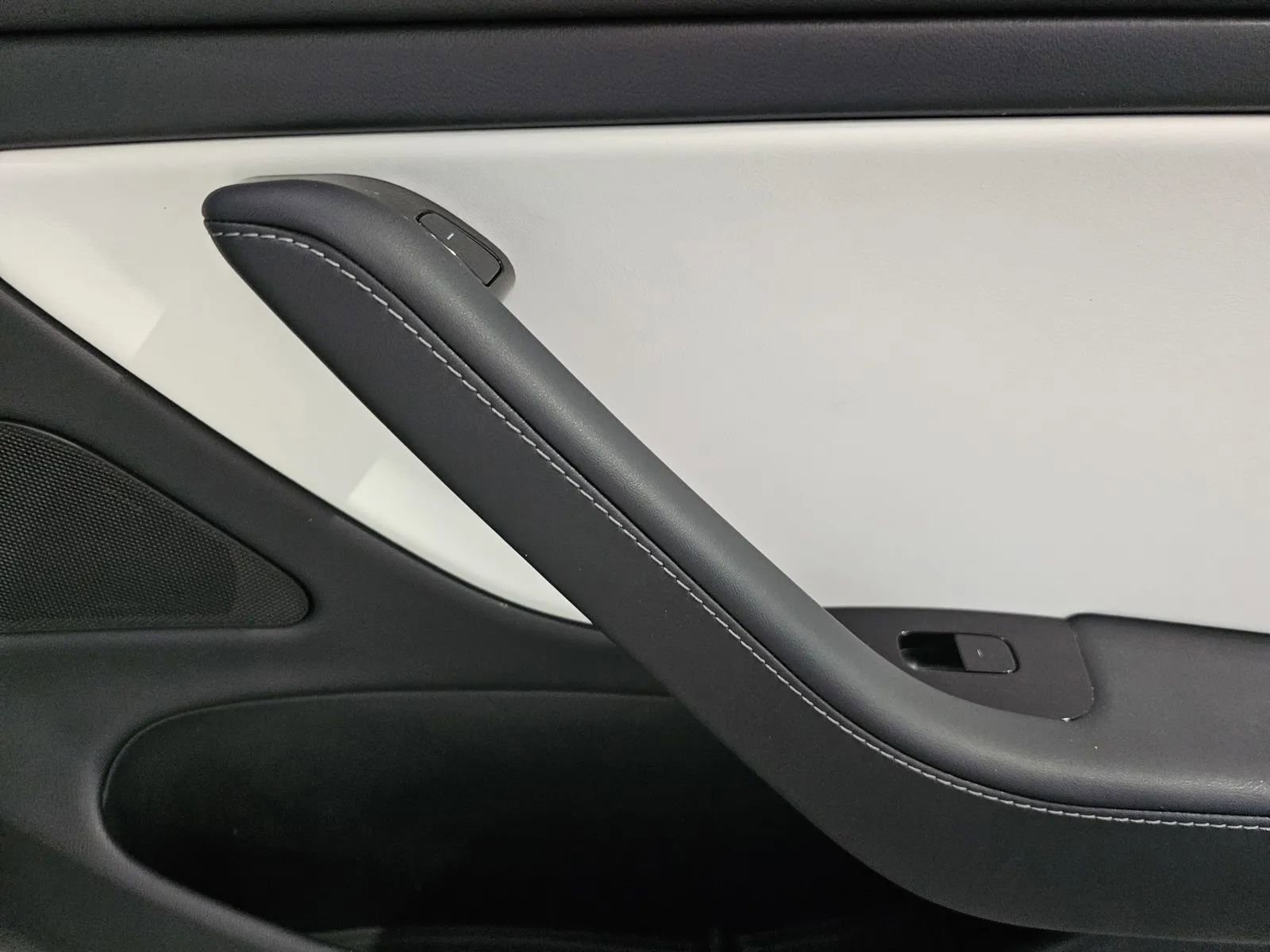 Used 2020 Tesla Model 3 Standard Range Plus RWD image 8