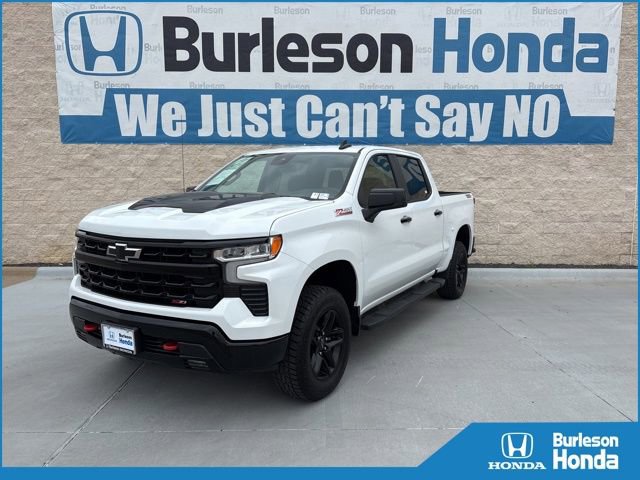 Used 2024 Chevrolet Silverado 1500 LT Trail Boss w/ Protection Package AWD/4WD image 1