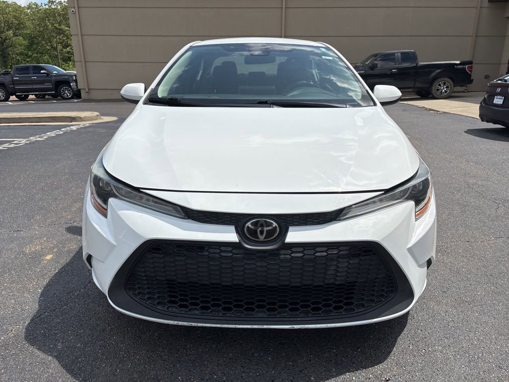 Used 2021 Toyota Corolla LE FWD image 2