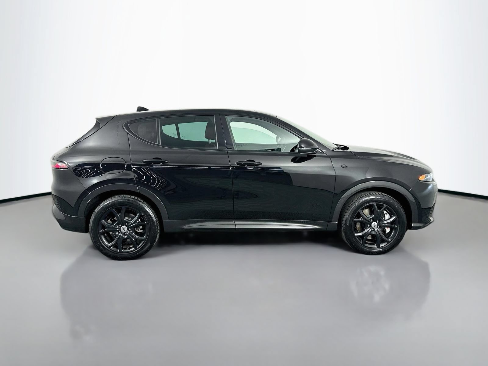 Used 2024 Dodge Hornet R/T Plus w/ R/T Blacktop Package AWD/4WD image 8