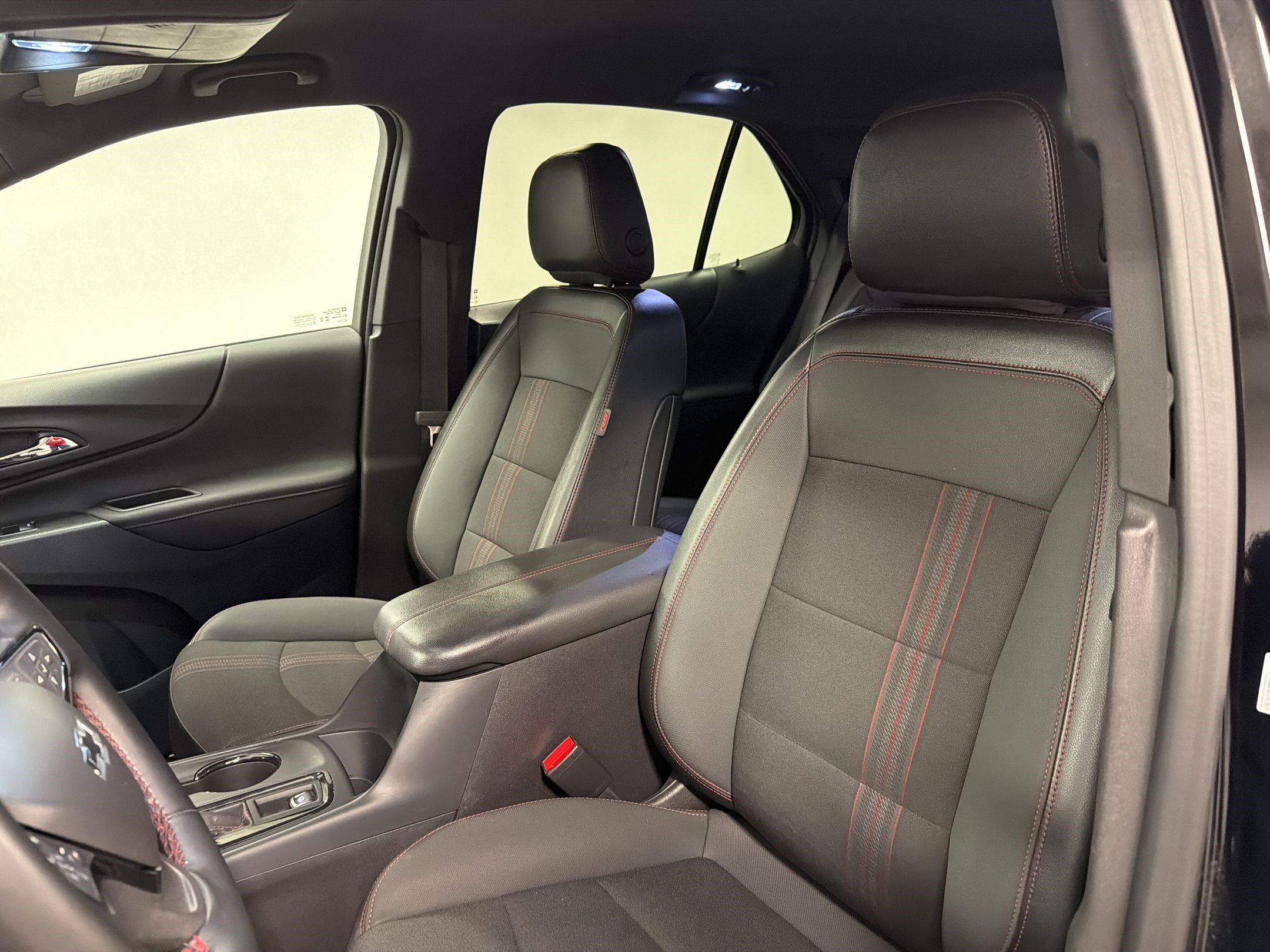Used 2024 Chevrolet Equinox RS FWD image 5