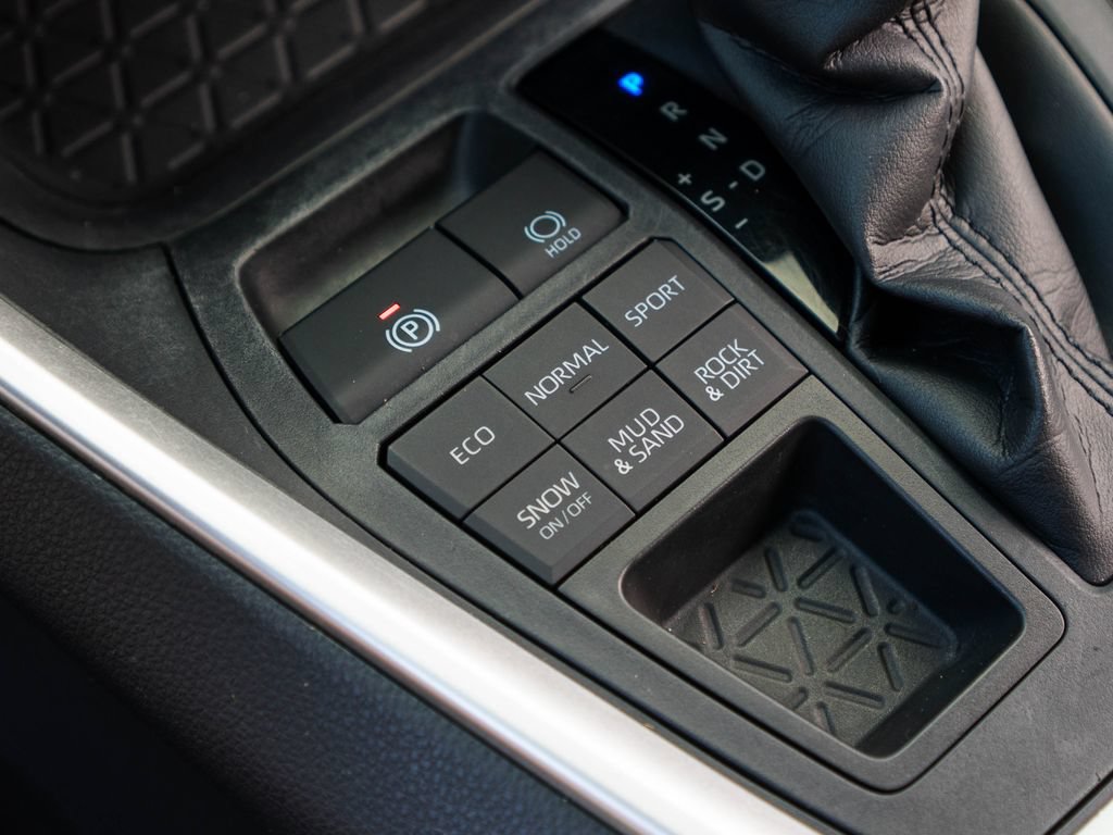 Used 2019 Toyota RAV4 XLE Premium w/ Cold Weather Package AWD/4WD image 33