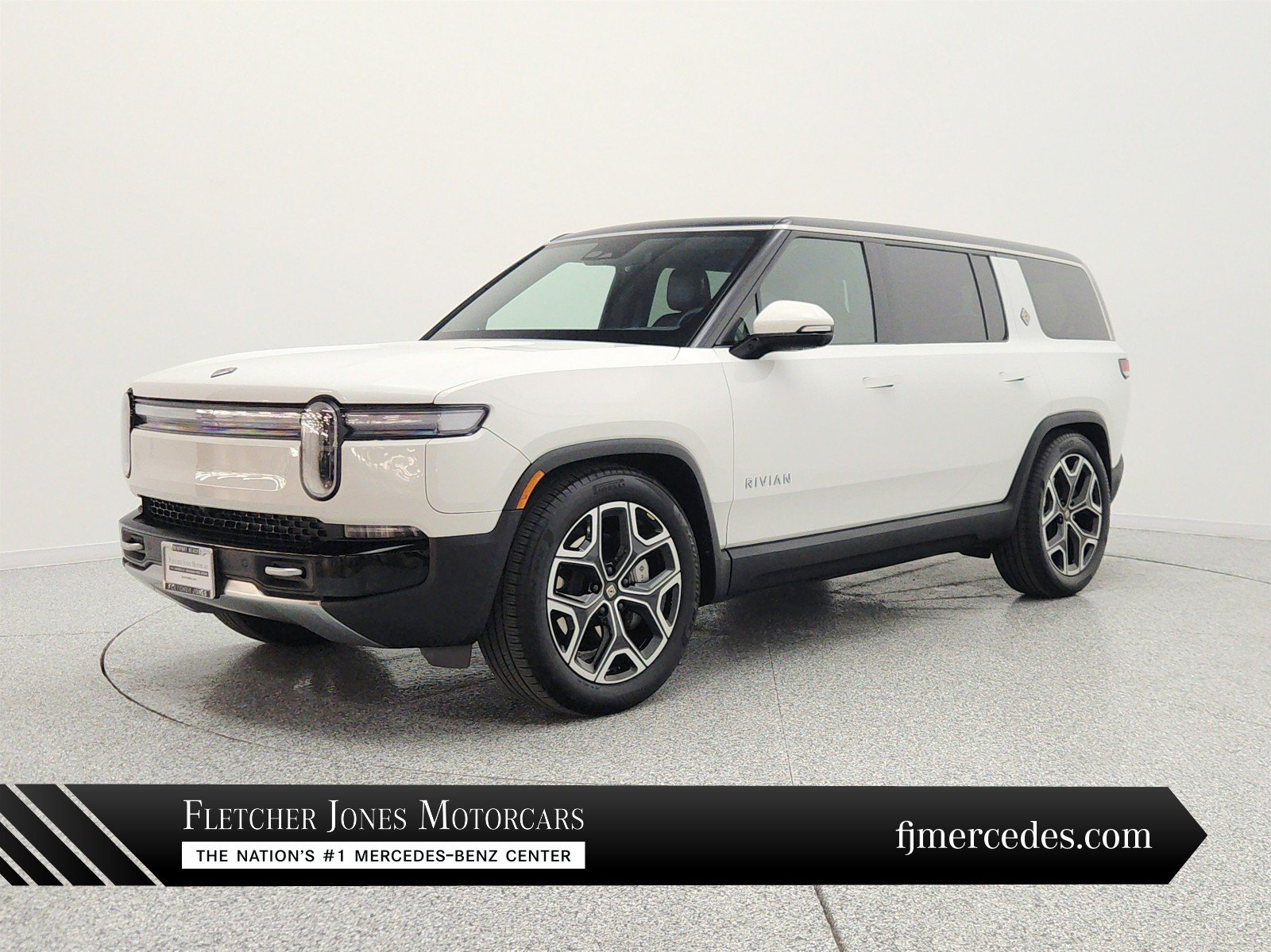 Used 2025 Rivian R1S Adventure AWD/4WD image 1