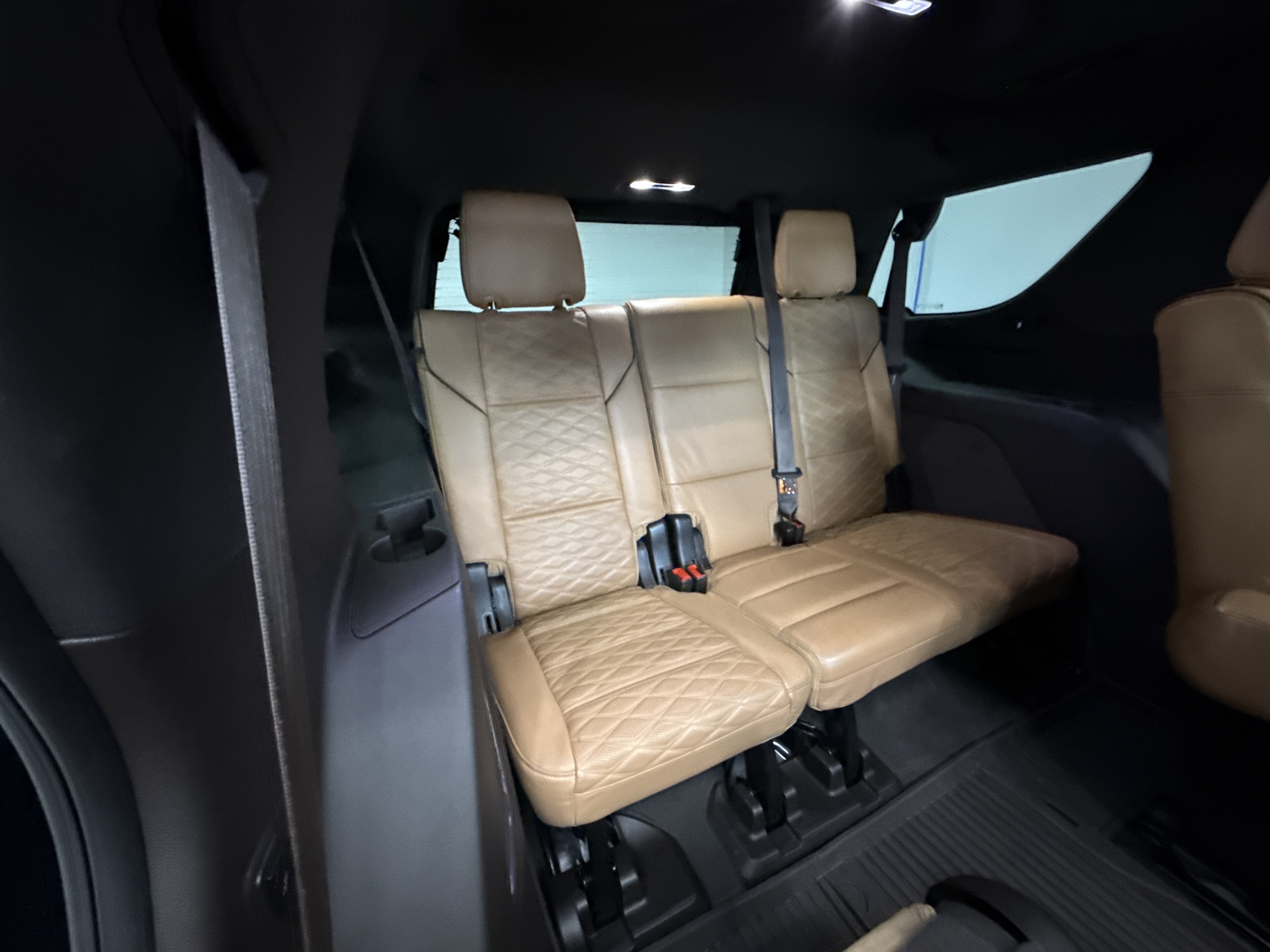 Used 2023 Cadillac Escalade Sport w/ LPO, Floor Liner Package AWD/4WD image 27