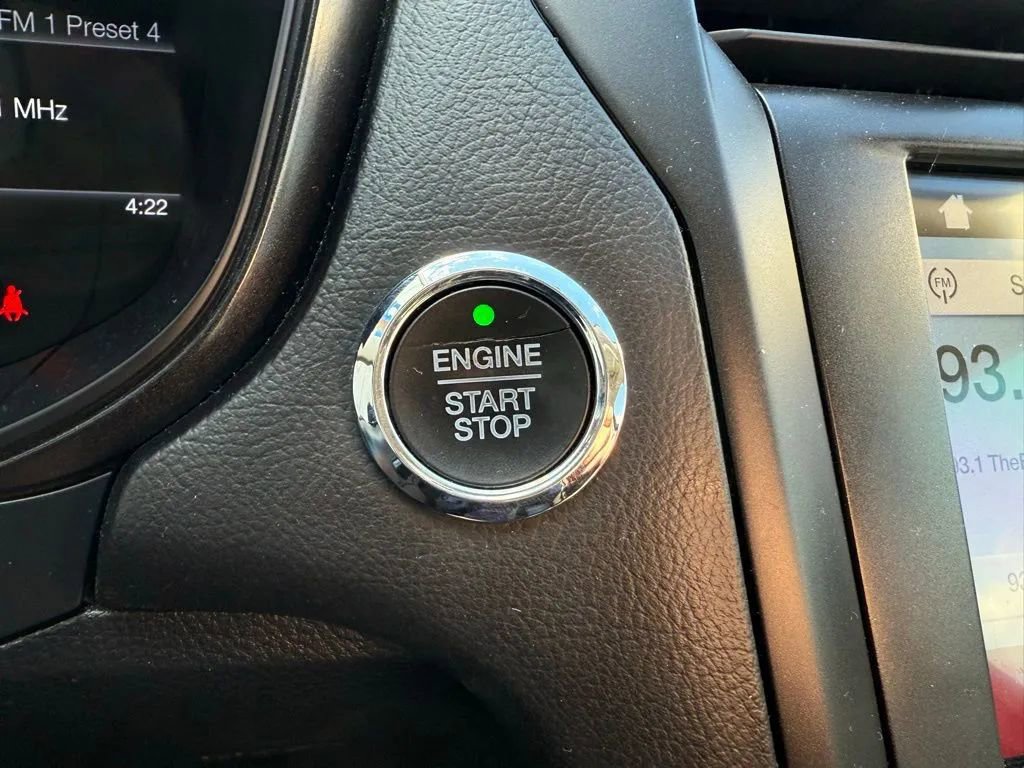 Used 2018 Ford Fusion SE w/ Equipment Group 201A image 15