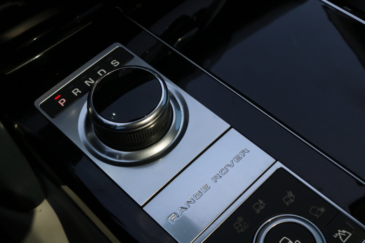 Used 2017 Land Rover Range Rover Supercharged image 32