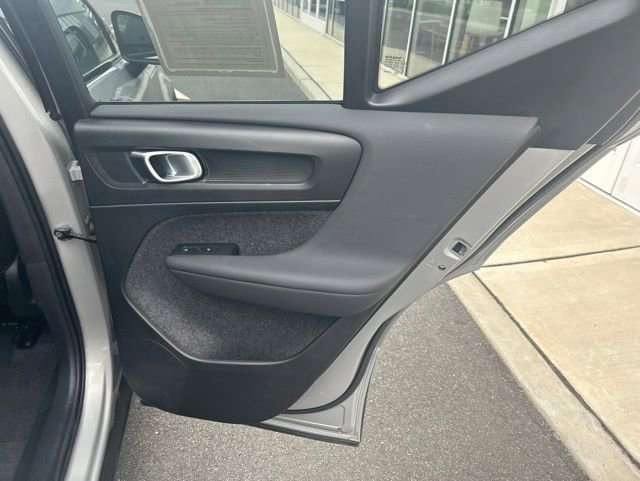 Certified 2025 Volvo XC40 B5 Plus AWD/4WD image 11