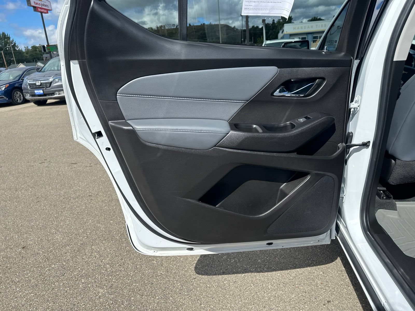 Used 2018 Chevrolet Traverse Premier AWD/4WD image 26