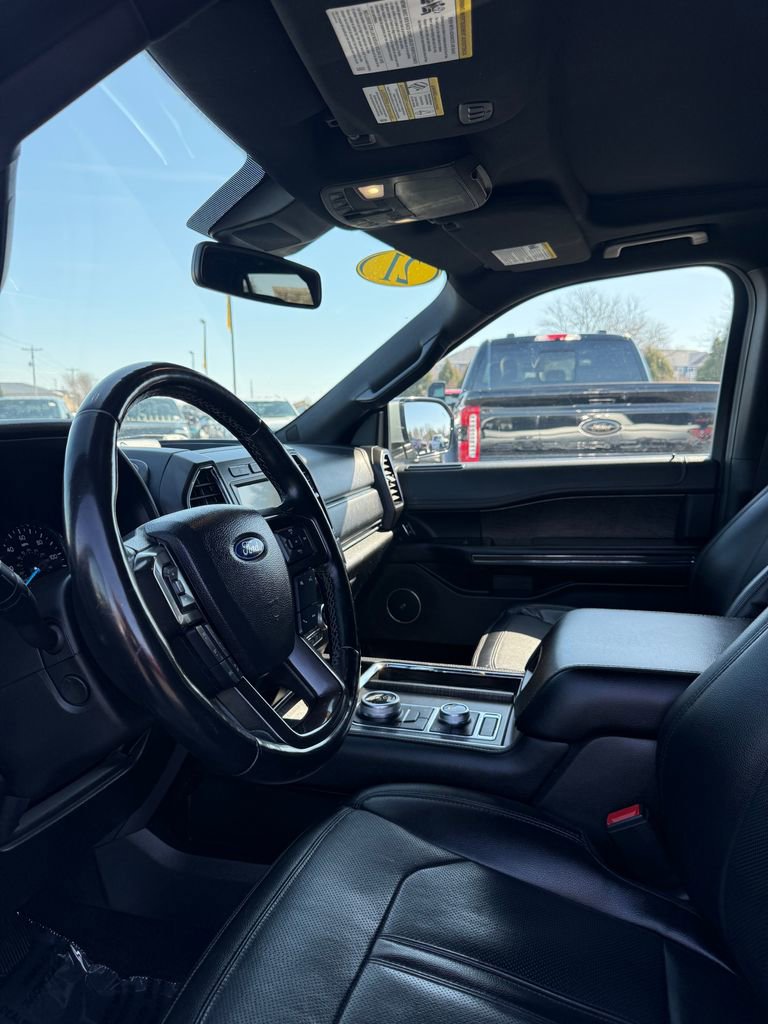 Used 2021 Ford Expedition Max Limited image 11