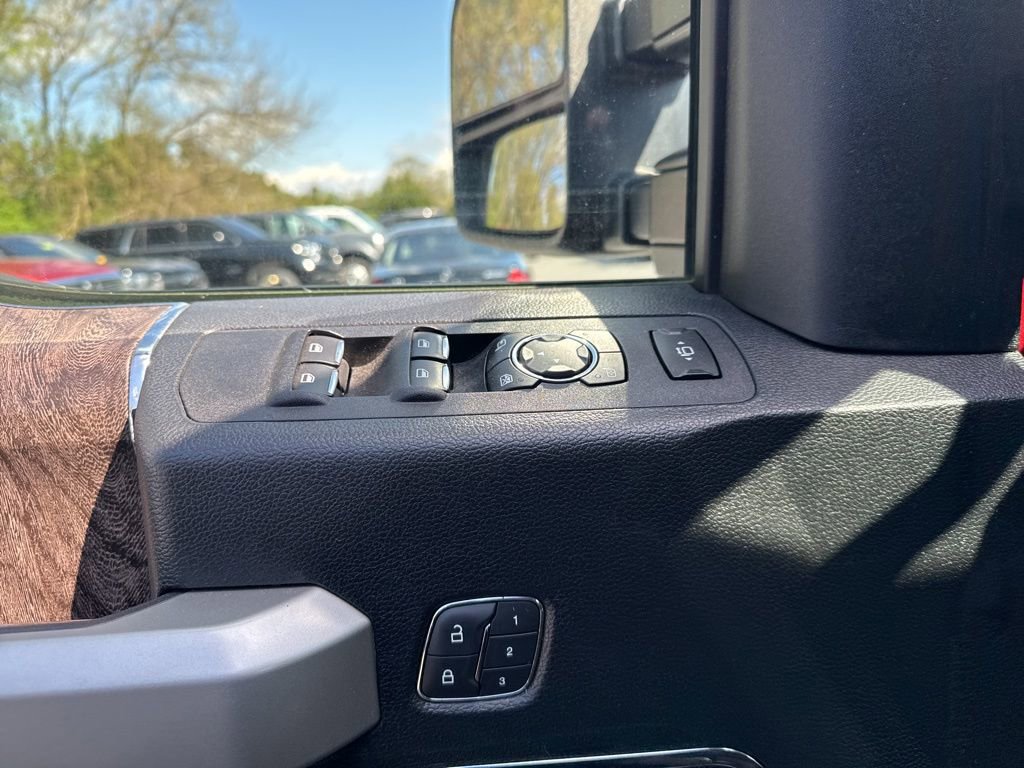 Used 2019 Ford F350 Lariat w/ Tow Technology Bundle image 11