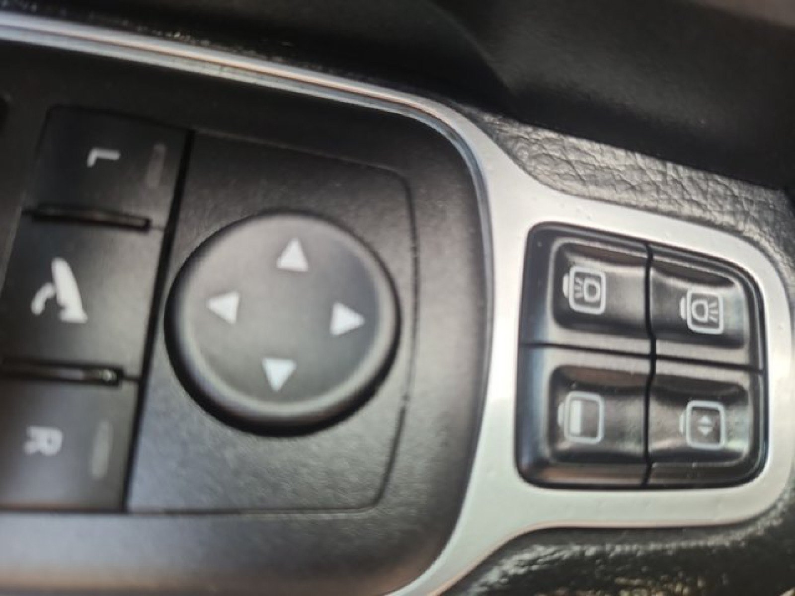 Used 2024 RAM 2500 Laramie w/ Safety Group AWD/4WD image 26