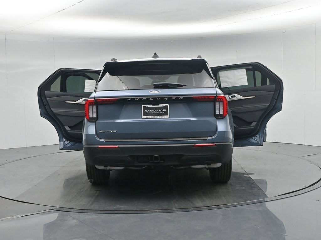 New 2026 Ford Explorer Active RWD image 33