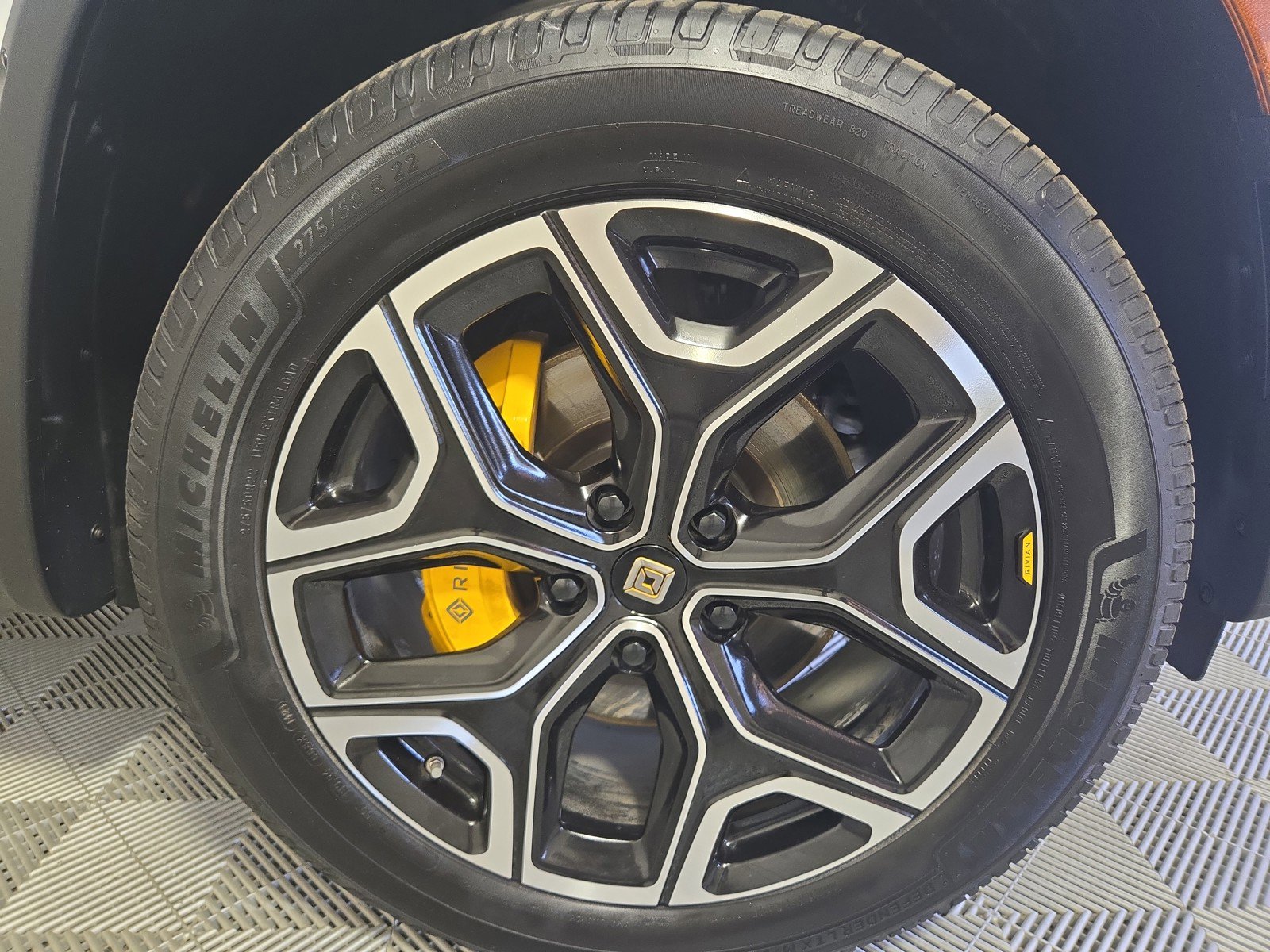 Used 2022 Rivian R1T Launch Edition image 11