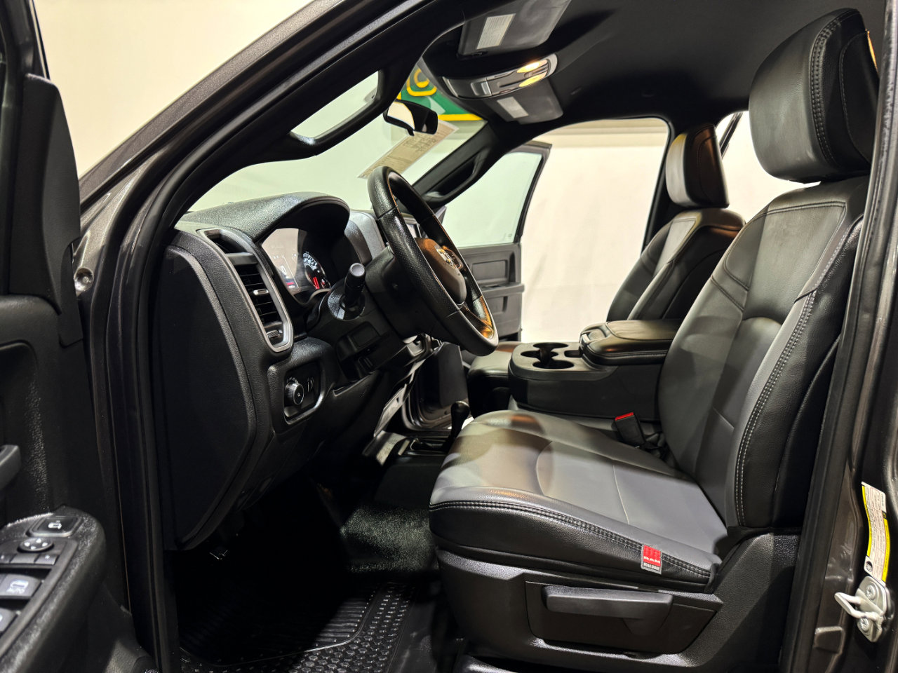 Used 2024 RAM 2500 Tradesman w/ Chrome Appearance Group image 13