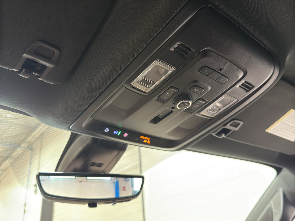 Used 2022 Chevrolet Suburban High Country AWD/4WD image 37