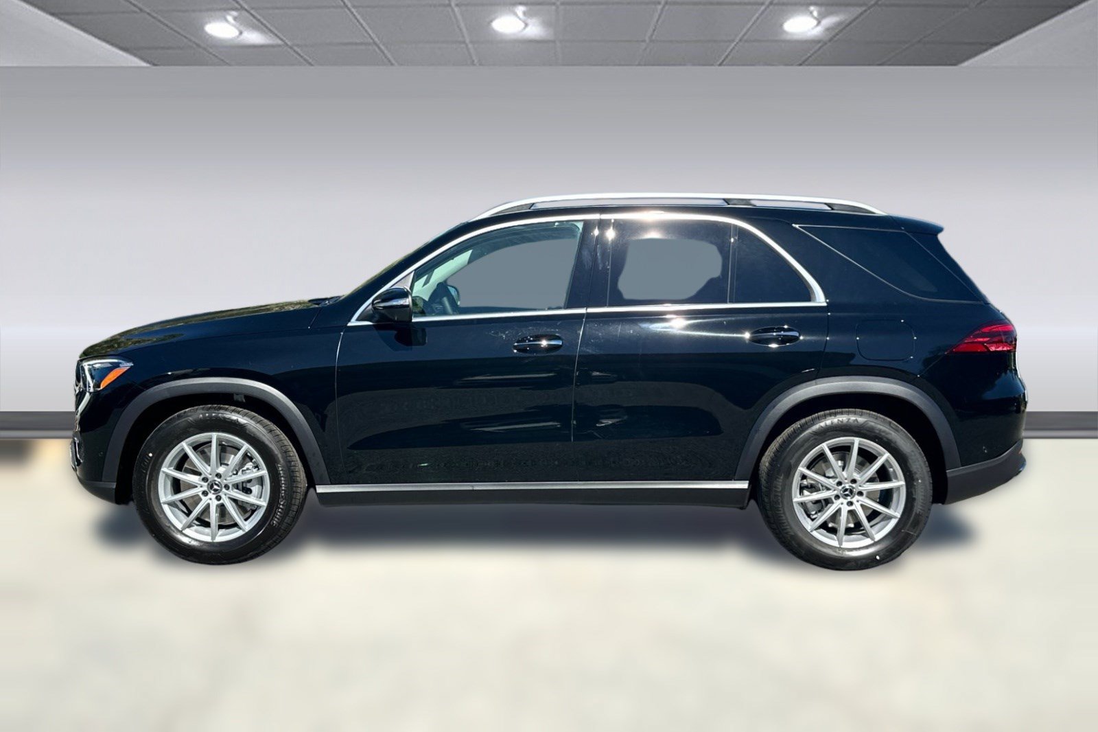 New 2026 Mercedes-Benz GLE 450e 4MATIC image 2