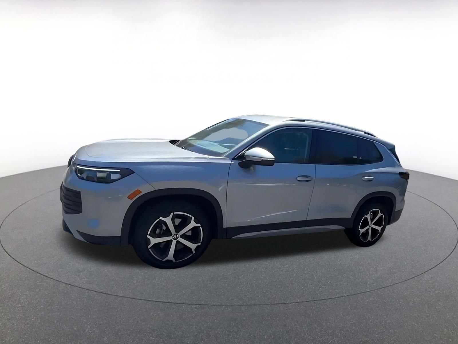 Used 2026 Volkswagen Tiguan SE AWD/4WD image 7