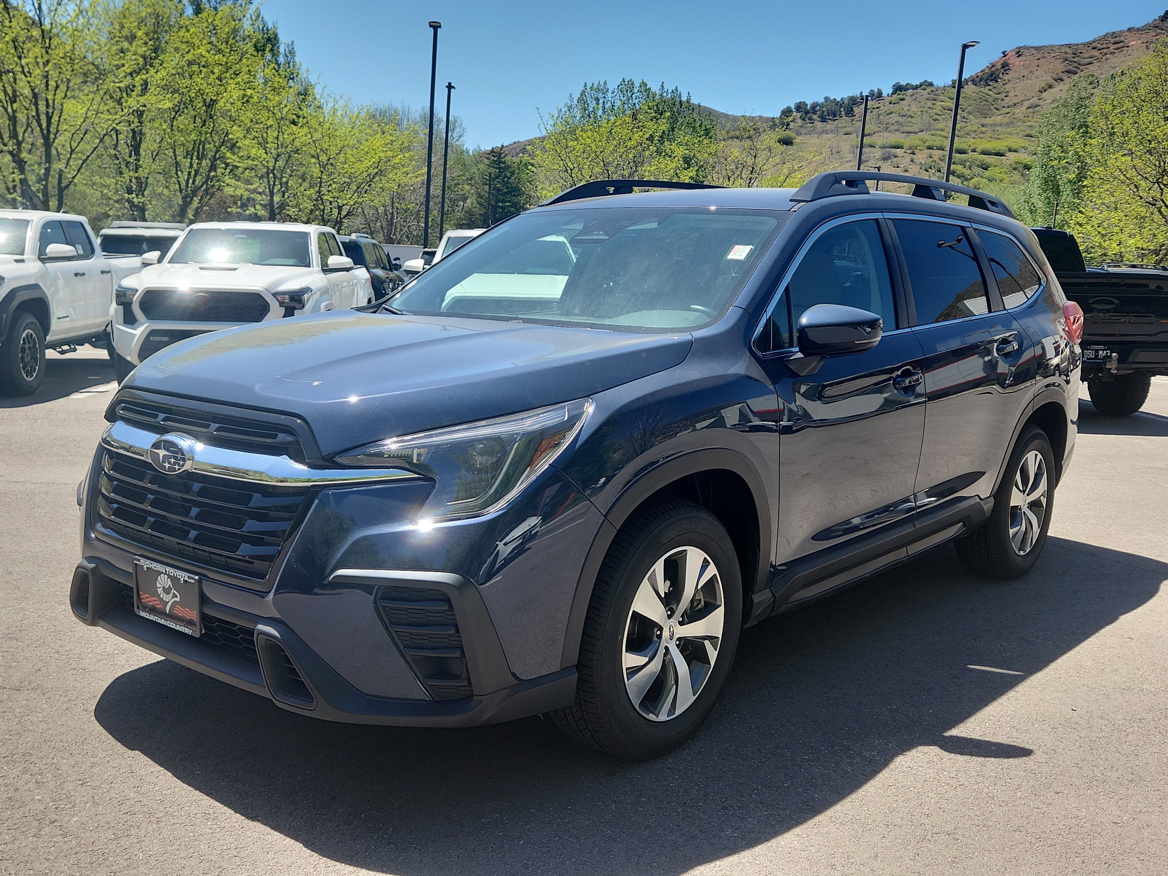 Used 2024 Subaru Ascent Premium w/ Convenience Package AWD/4WD image 4