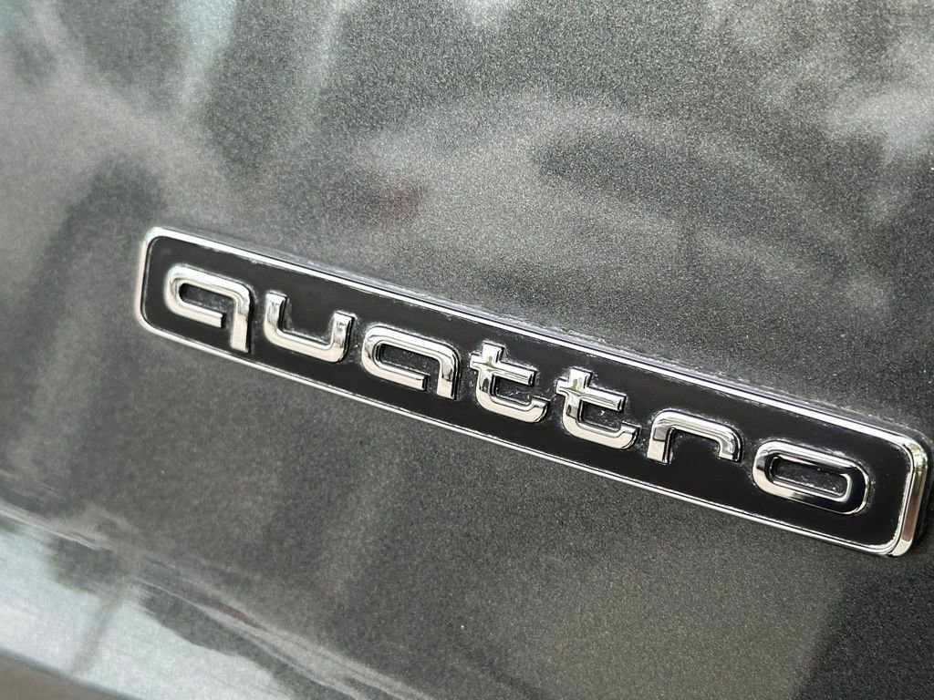 Used 2023 Audi Q5 e Premium w/ Convenience Package AWD/4WD image 11