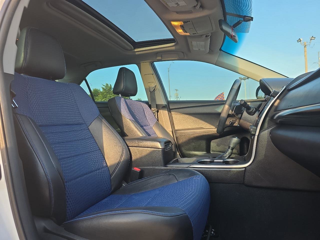 Used 2016 Toyota Camry SE FWD image 22