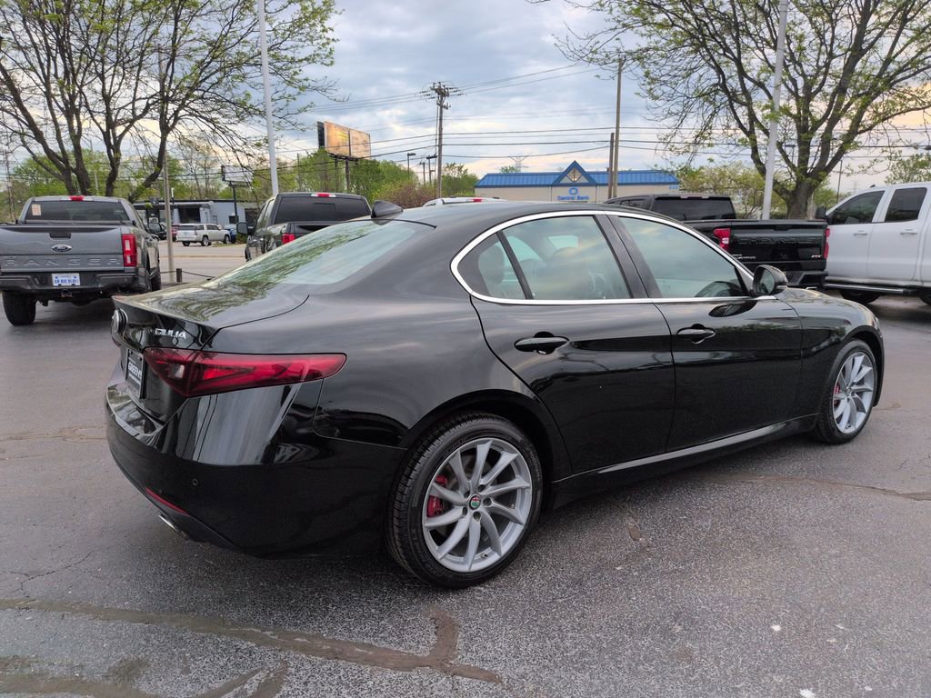 Used 2019 Alfa Romeo Giulia AWD image 5