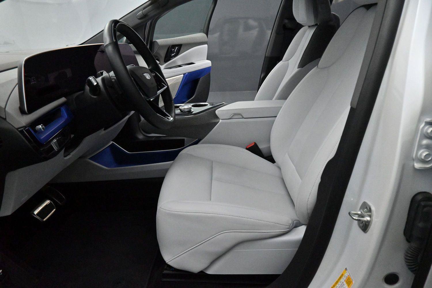 Certified 2025 Cadillac Optiq Sport 1 AWD/4WD image 14