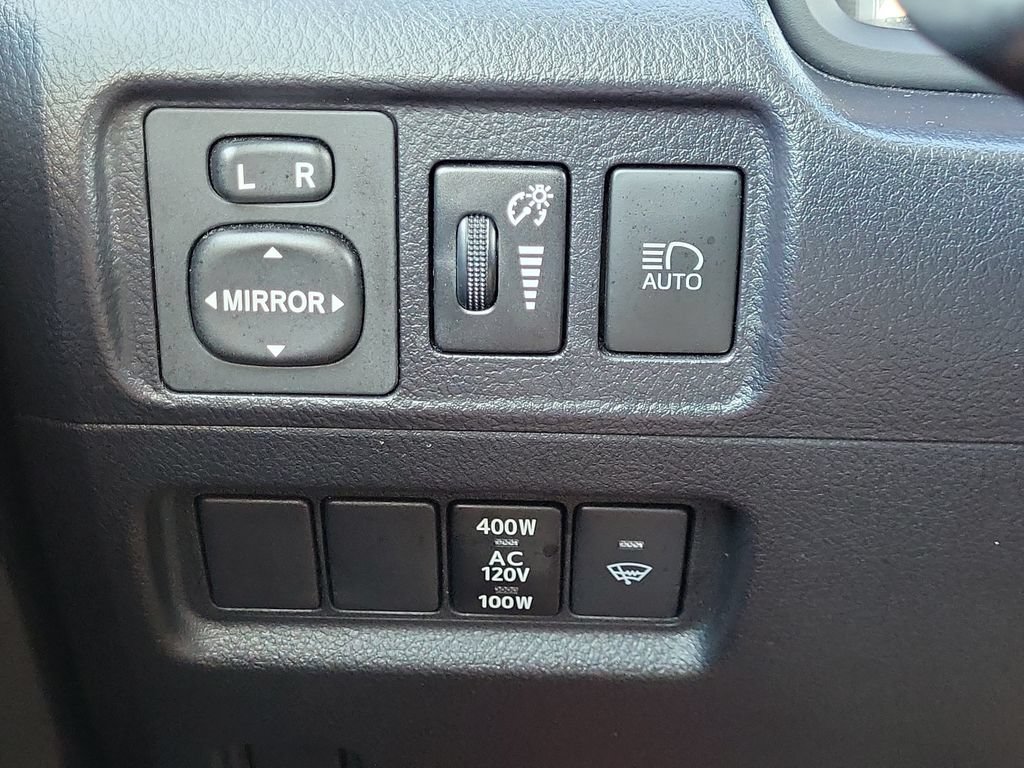 Used 2022 Toyota 4Runner SR5 AWD/4WD image 33