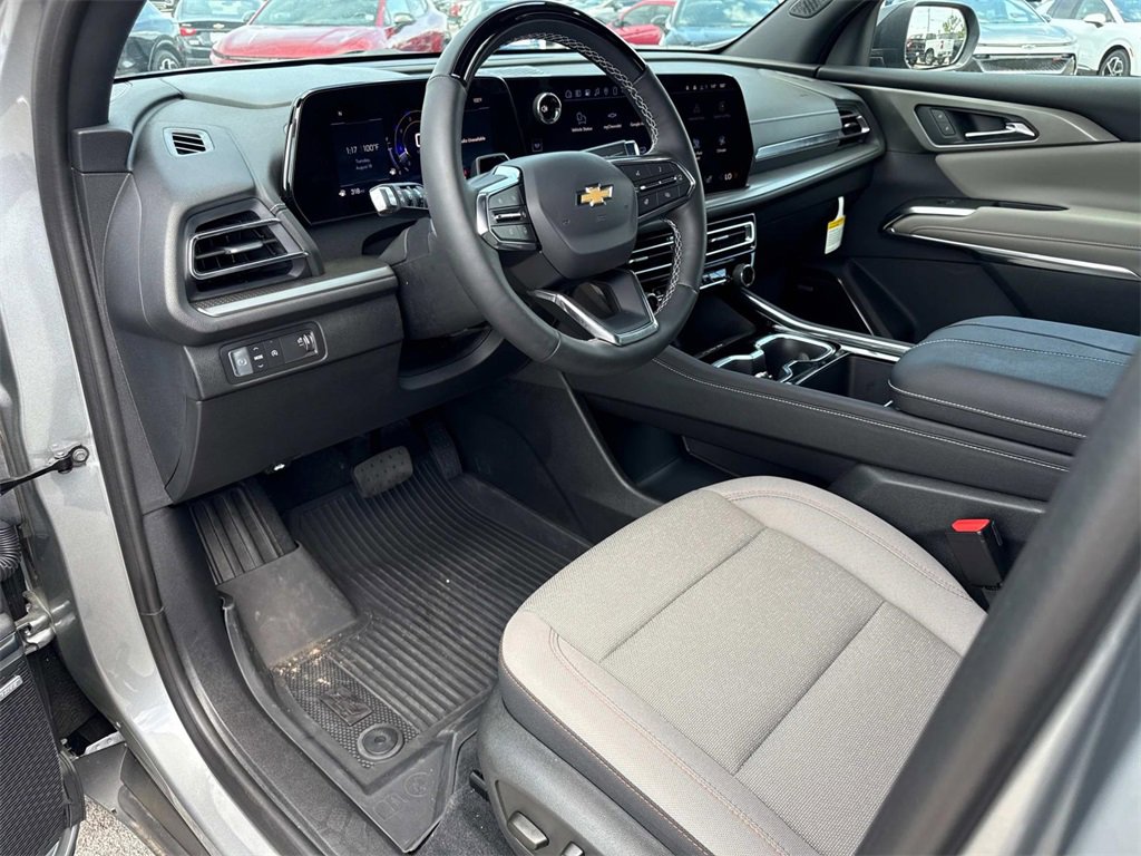 New 2025 Chevrolet Traverse LT w/ Enhanced Driving Package image 9