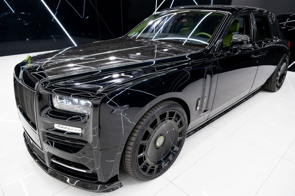 Used 2023 Rolls-Royce Phantom Sedan w/ The Phantom Package RWD image 13