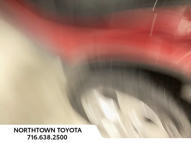 Used 2025 Toyota RAV4 XLE AWD/4WD image 13