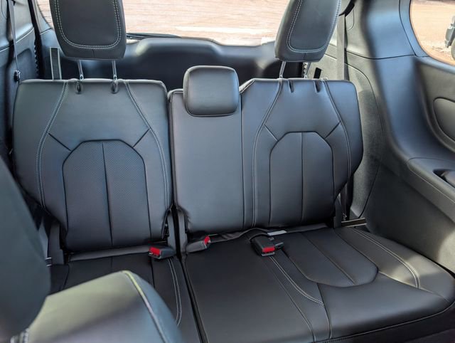 New 2026 Chrysler Pacifica Select image 27